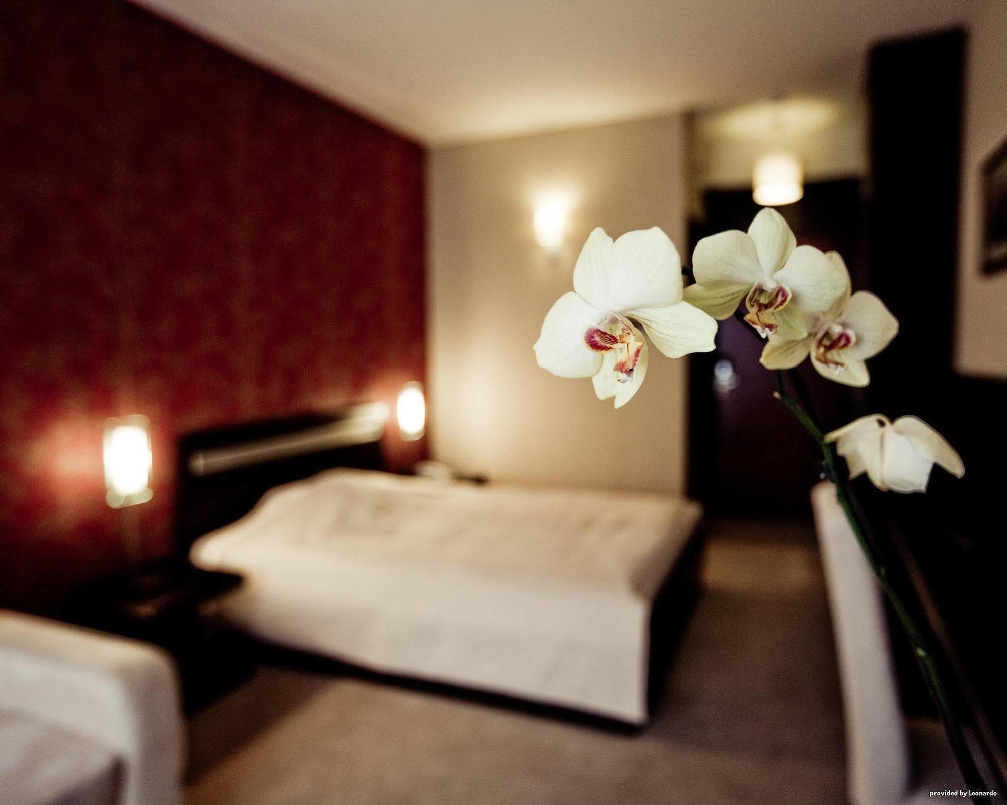 Hotel Forum Garni Subotica Bagian luar foto