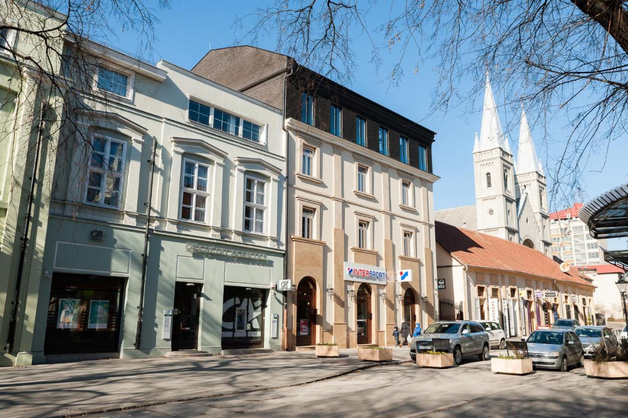 Hotel Forum Garni Subotica Bagian luar foto